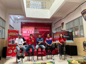 Telkomsel dan Pertamina Lubricants Gelar Kick-Off Telkomsel x Enduro Goes to School