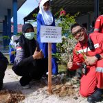 Sumbang 1.000 Bibit Pohon, Kilang Pertamina Dumai Ikut Tanam Pohon di SMPN 20 Dumai Peringati Hari Pohon Sedunia IMG-20251122-WA0087
