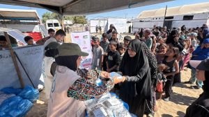 Kilang Pertamina Dumai Salurkan 250 Paket Makanan Siap Santap Bergizi ke Gaza dan 500 Kelompok Rentan