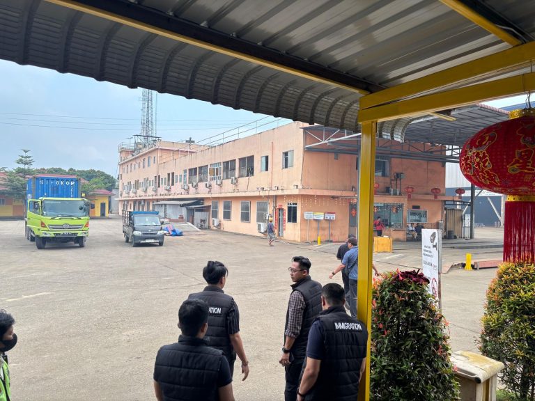 Pastikan Kepatuhan Izin Tinggal WNA, Imigrasi Pekanbaru Lakukan Pengawasan terhadap TKA